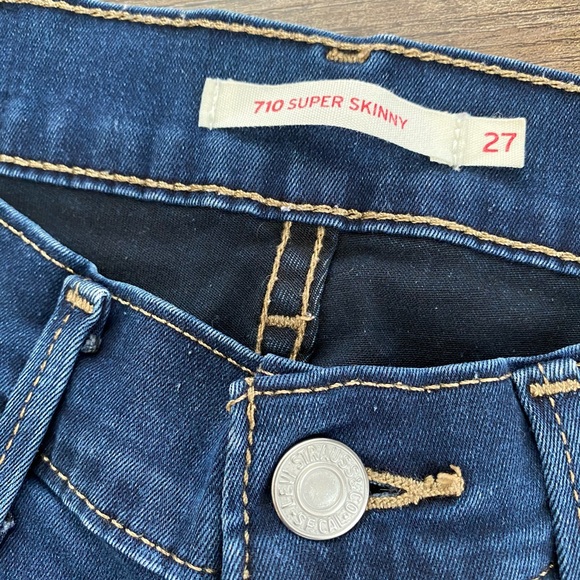 27' Levi's Super Skinny Jeans - Picture 5 of 7
